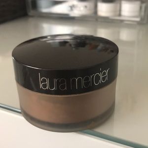 Laura Mercier Translucent Powder Medium Deep